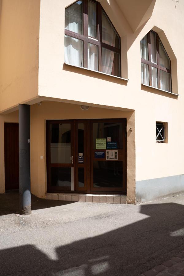 Апартаменты Little Mama 80 Meters From Public Parking Rapp Кольмар Экстерьер фото